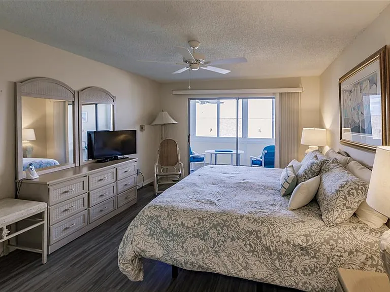 1055 W Peppertree Dr #302AA — Photo 22