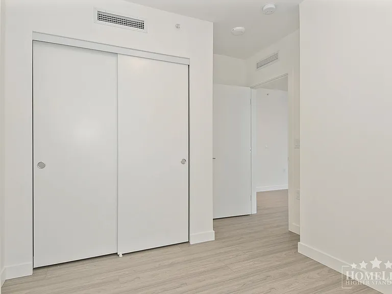 13675 107a Ave #3008 — Photo 12