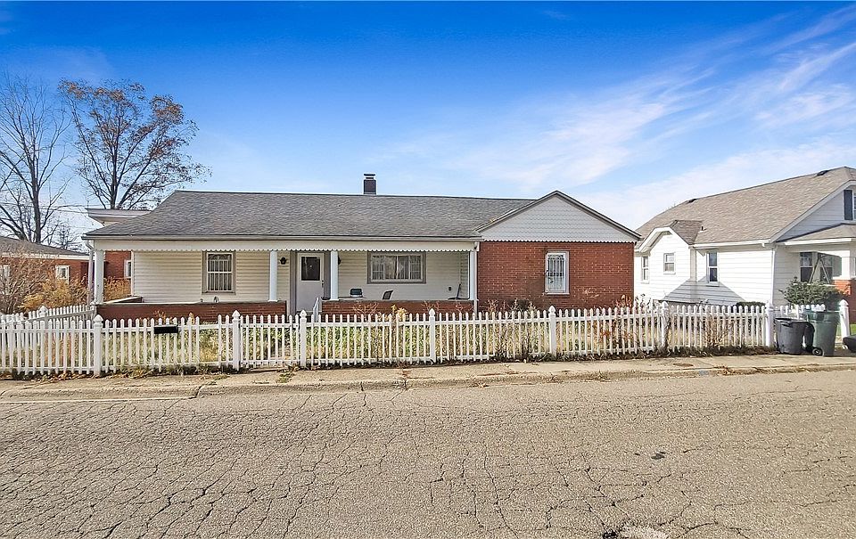 1st image of 162 Gilson Ave