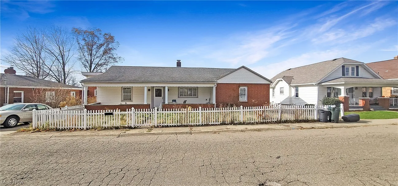 162 Gilson Ave photo 1
