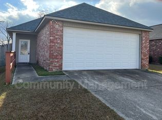 9250 Pecan Tree Dr, Baton Rouge, LA 70810