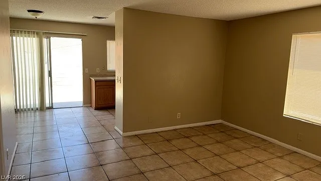 4800 Woodlake Ave — Photo 5
