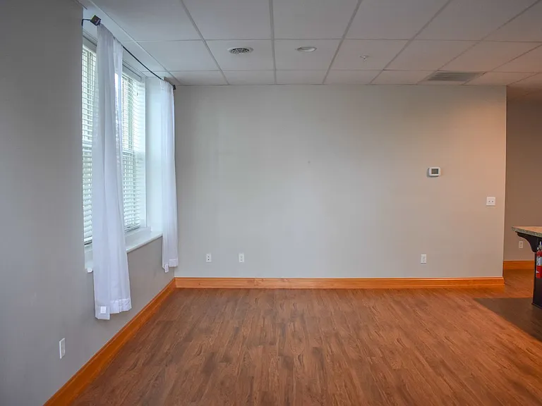 110 E Bald Eagle St — Photo 13