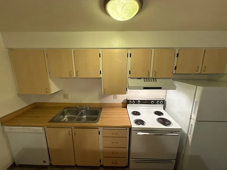 The Firs Apartments — Photo 22