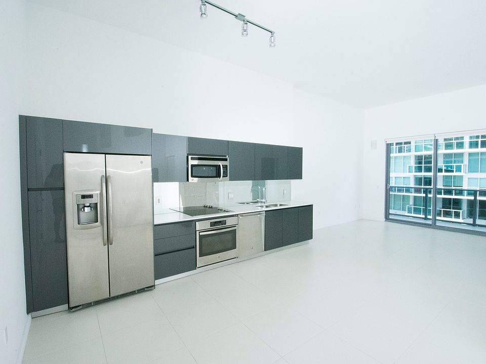 1st image of 31 SE 6th St APT 2704