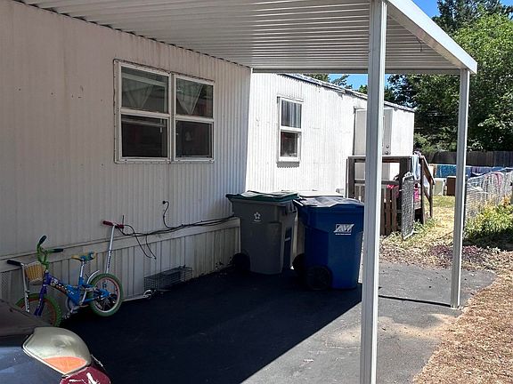 4th image of 290 NE Pearl St