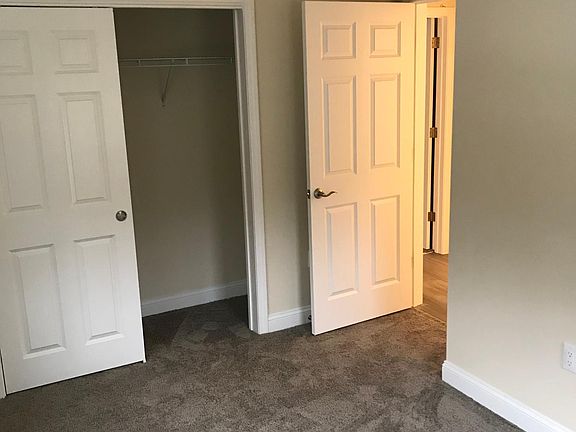 5th image of 1 Greenleaf Dr #1C