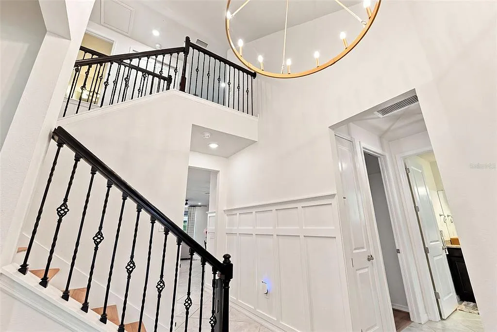 4 bed, 3.0 bath, 2844 sqft, $4,300 — Photo 4