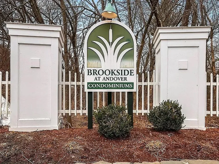 600 Brookside Dr #F — Photo 1
