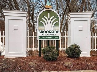600 Brookside Dr #F, Andover, MA 01810