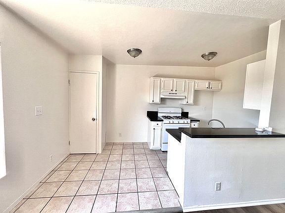 4th image of 11959 Runnymede St #10