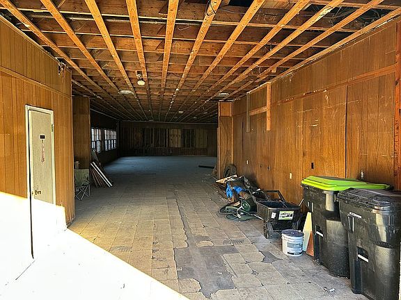 5th image of 417 S Prairie St