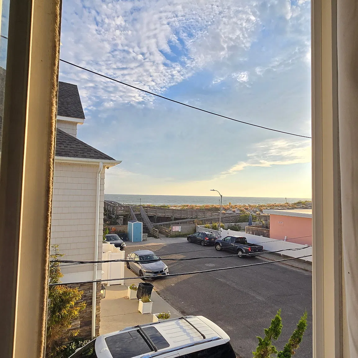 2 bed, 1.5 bath, 1200 sqft, $4,200 — Photo 1