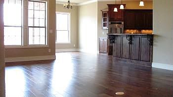 4th image of 621 Trailwood Cir