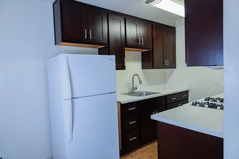 585 Geneva Ave — Photo 3