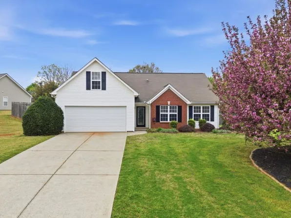 5828 Meadowfield Trce, Flowery Branch, GA 30542