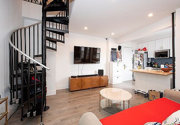 2nd image of 326 Bedford Ave #E3