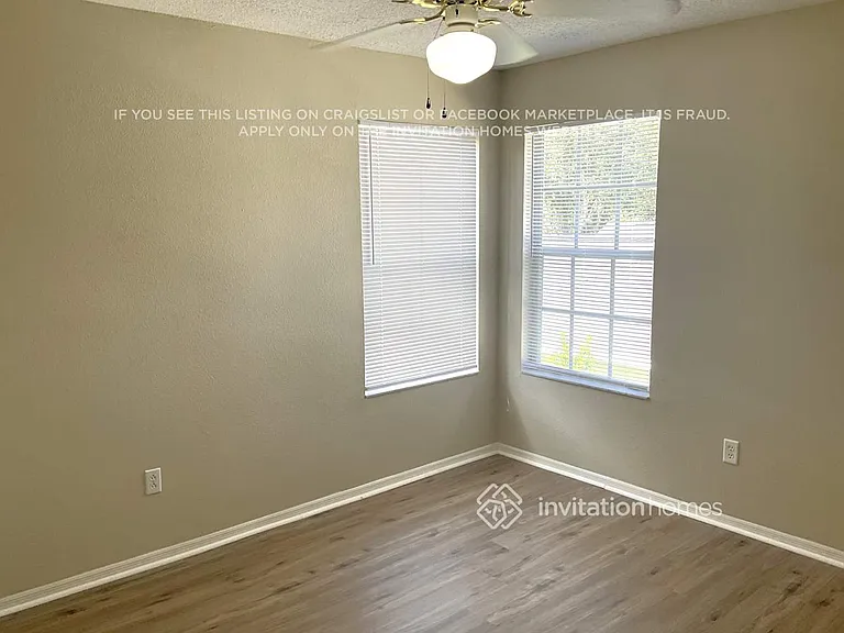 8426 Fenwick Ave — Photo 10