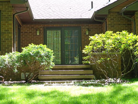 3rd image of 2275 Fleetwood Dr
