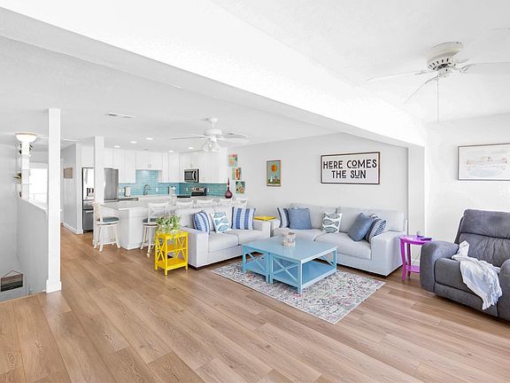 5th image of 35 Regency Point