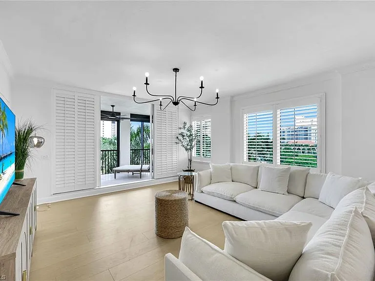 8720 Bay Colony Dr #404 — Photo 3