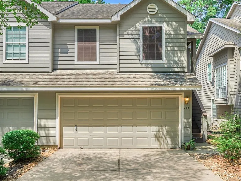 231 Blushwood Pl — Photo 1