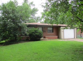 135 Saint Benedict Ln, Florissant, MO 63033