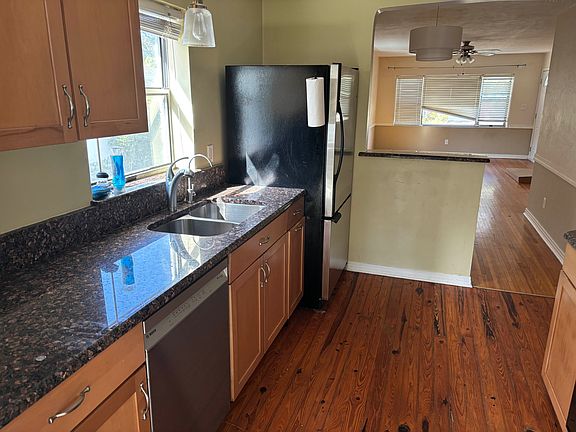 4th image of 10 W Evans St