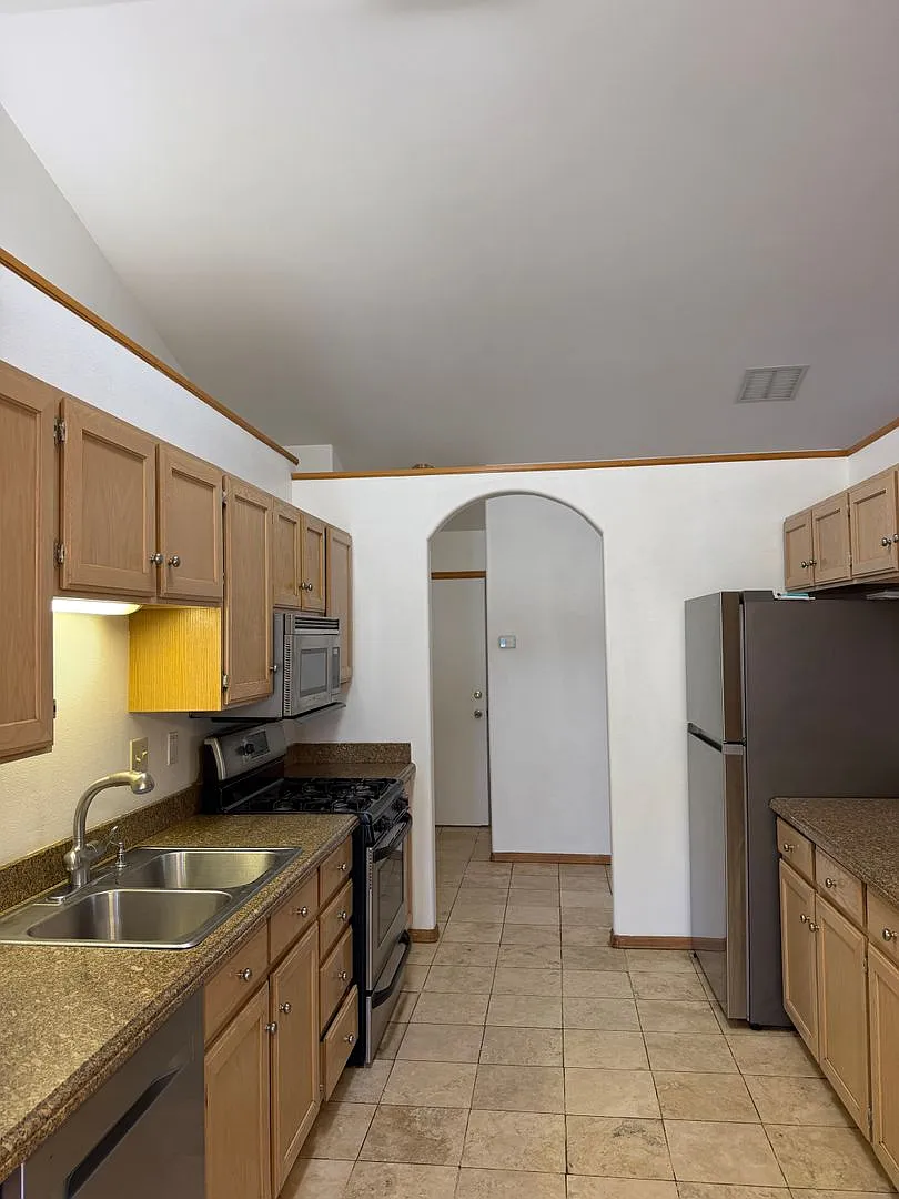 Three Bedroom Two Bath Home in Castle Valley Ranch — Photo 4