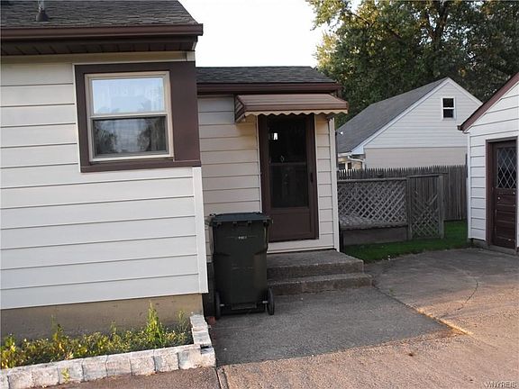 4th image of 147 Hagen Ave
