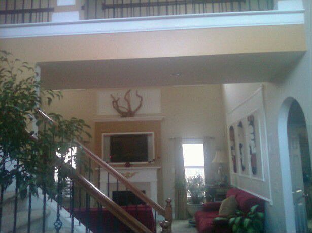 2 story foyer and livingroom