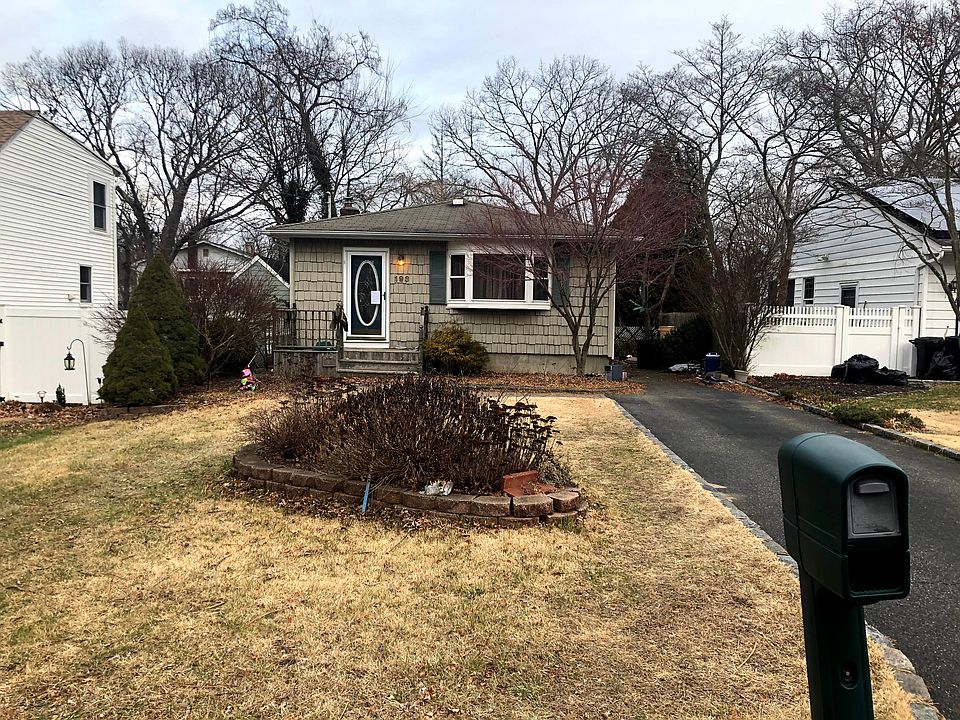 1st image of 193 E Madison St