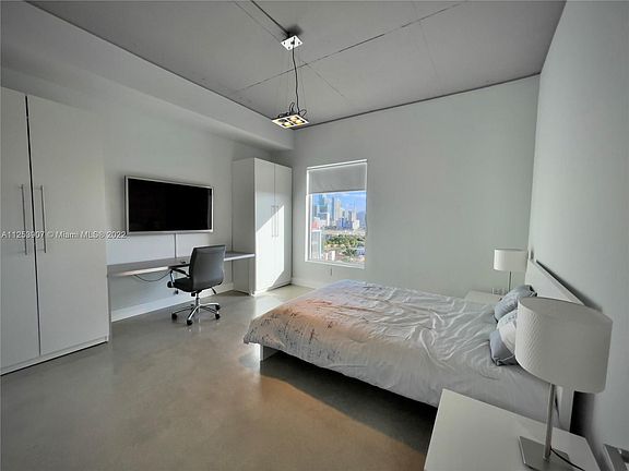 4th image of 10 SW South River Dr APT 1514