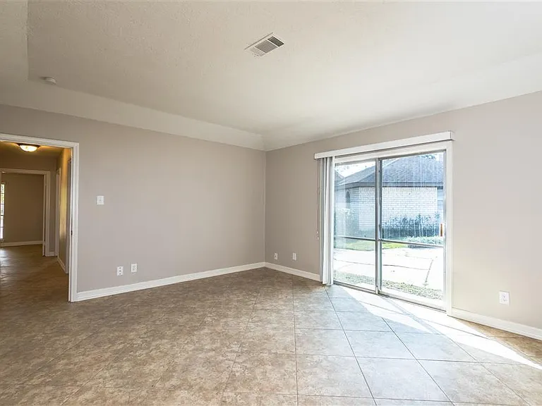 7403 Tall Pines Dr — Photo 12