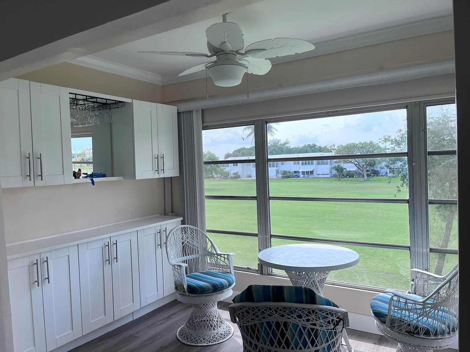 2 bed, 2.0 bath, 825 sqft, $1,900 — Photo 2