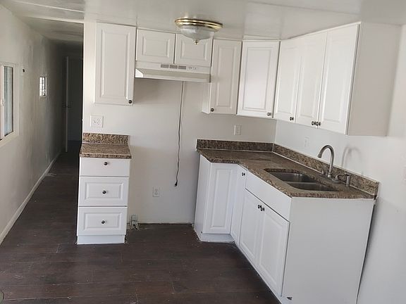 4th image of 4240 E Lee St Unit 3