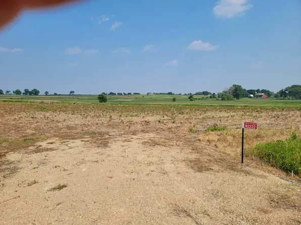 N2222 Boelte Rd, Columbus, WI 53925