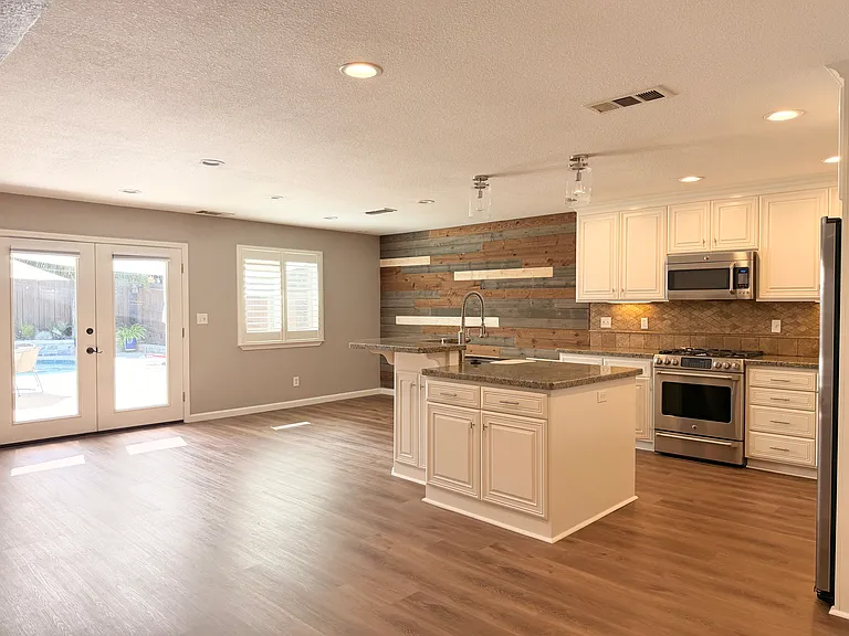 4757 Racetrack Cir — Photo 2