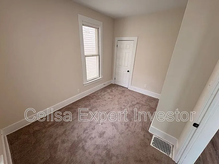 805 Edgewater Ave — Photo 6