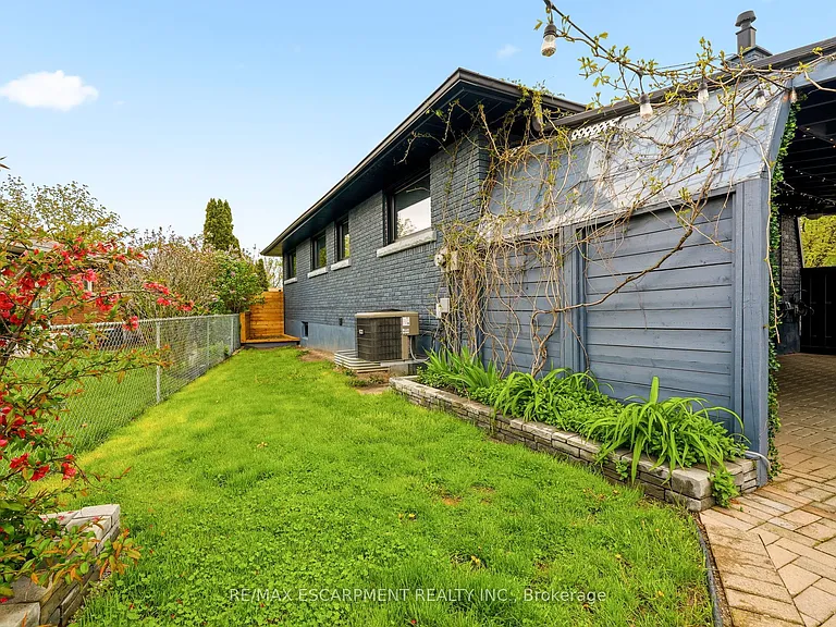 25 Briarsdale Dr — Photo 40