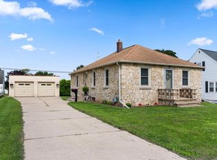 238 S 15th Ave, West Bend, WI 53095