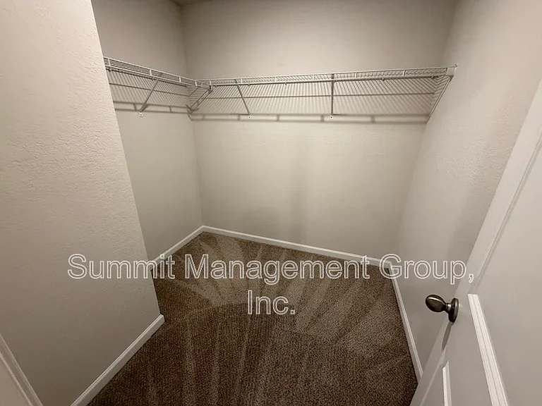 219 Limestone Cir — Photo 20