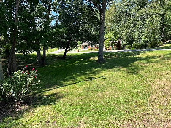 4th image of 5629 Woodbine Rd