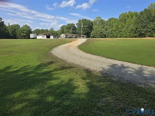 8920 S Genito Rd, Jetersville, VA 23083
