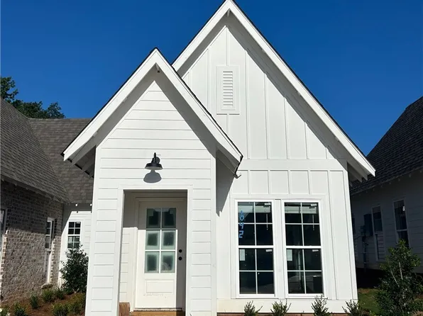 1042 Hunters Way, Opelika, AL 36801