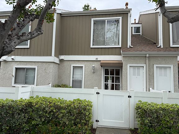 3rd image of 40 Allenwood Ln