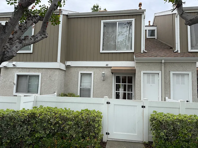 40 Allenwood Ln — Photo 3