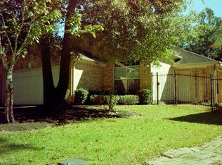 139 E Foxbriar Forest Cir, Spring, TX 77382