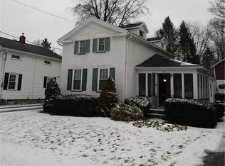 12 Rochester St, Bergen, NY 14416