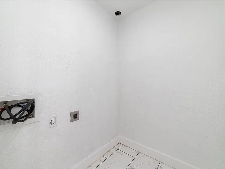 7125 Conley St — Photo 31